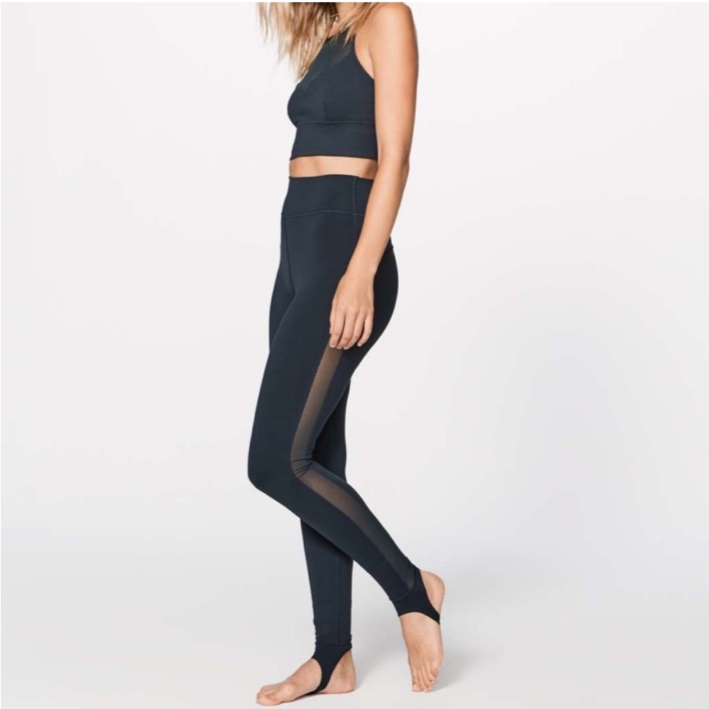 Lululemon Adore Your Core‎ Tight (28")
Nocturnal Teal Sz 6